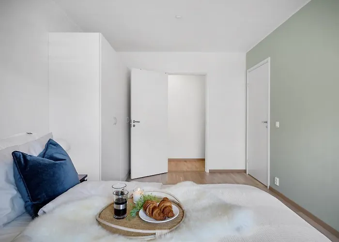 Modern By The Sea - Free Parking *