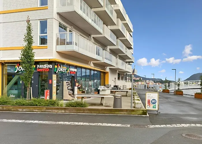 Modern By The Sea - Free Parking *