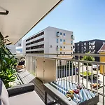 Modern By The Sea - Free Parking Apartmán