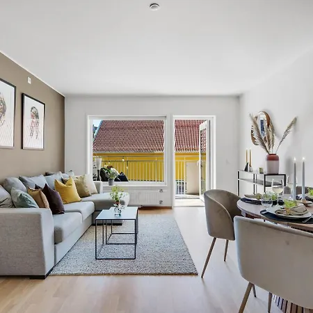 Modern By The Sea - Free Parking *