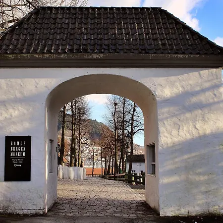 Modern By The Sea - Free Parking *